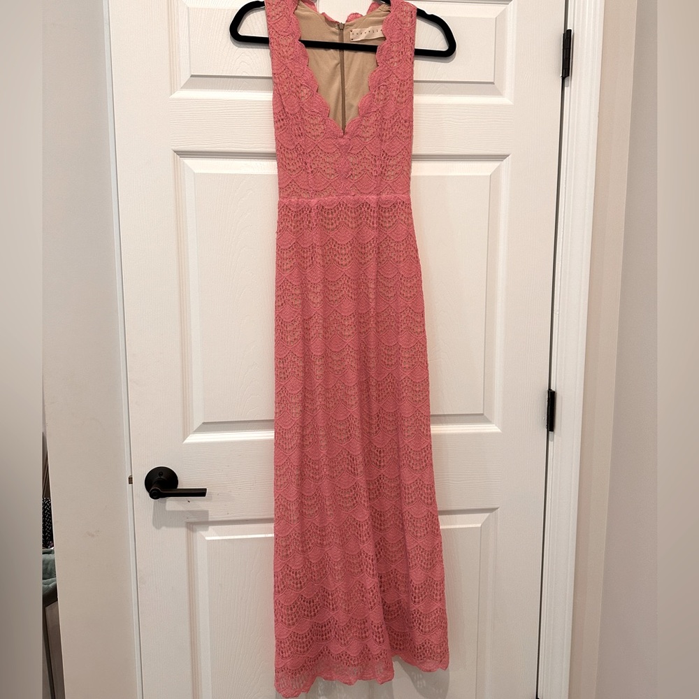 Beautiful long dress!